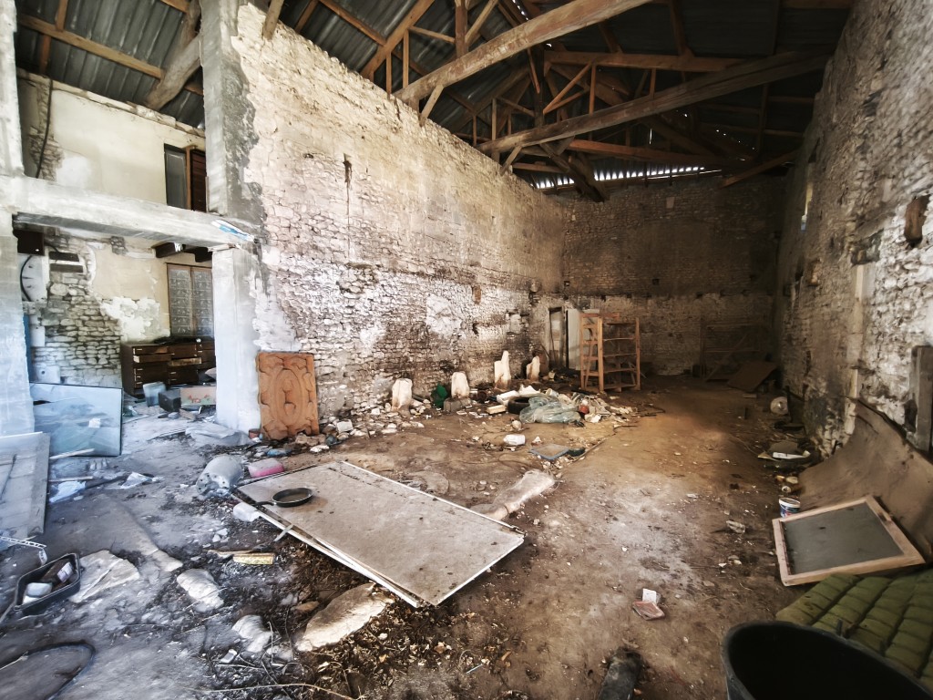 Maison à rénover à vendre  - 4 pièce(s) - 135m2 - Berneuil (17460)