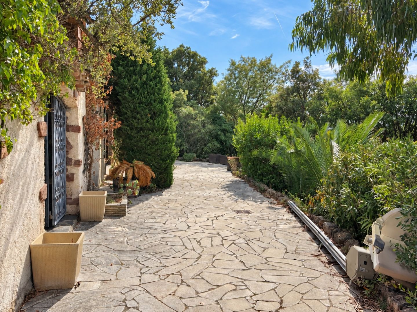Villa à rénover sur terrain de 2360m2