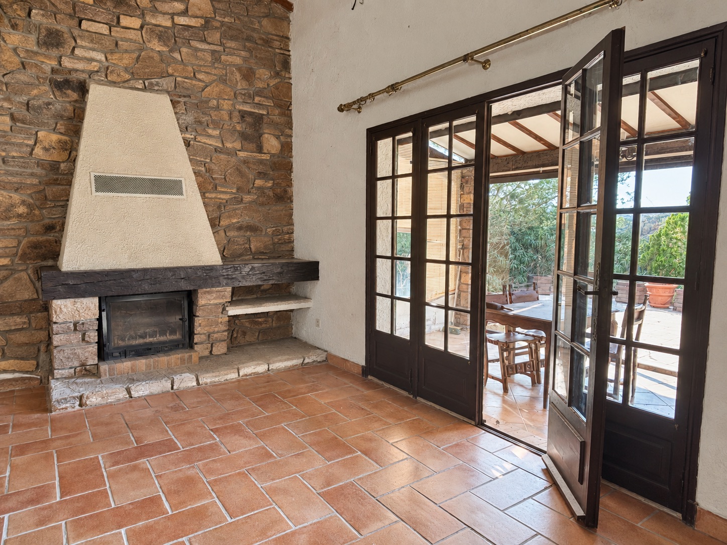 Villa à rénover sur terrain de 2360m2