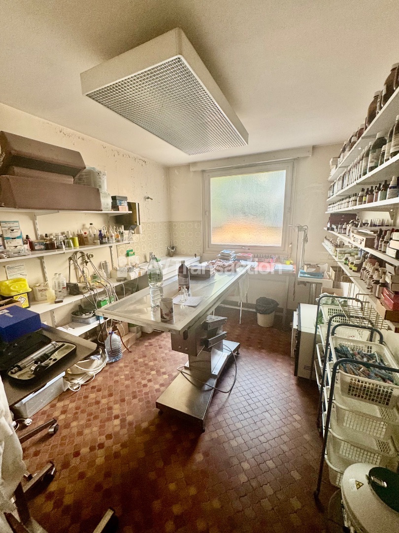 Bureau à vendre  - 3 pièce(s) - 68.64m2 - Orléans (45000)