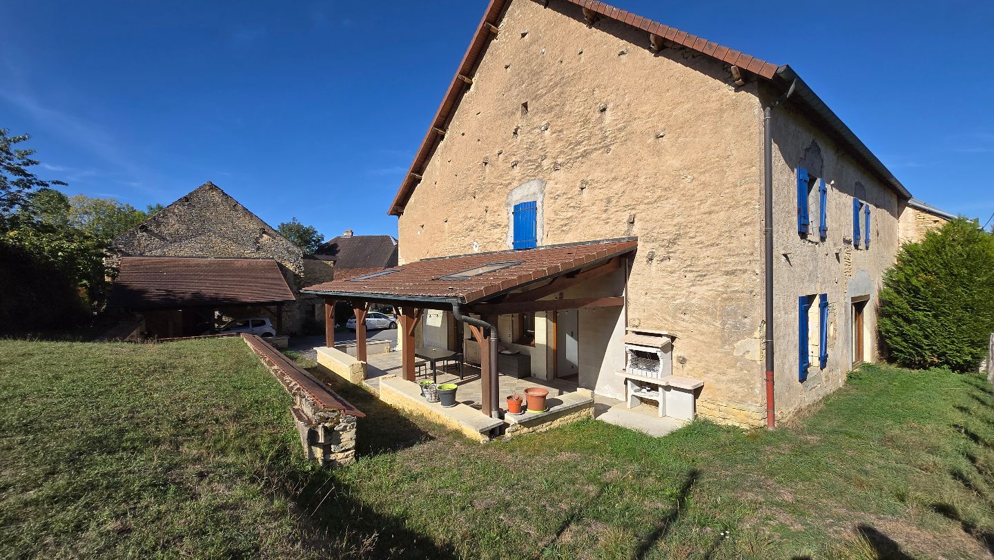 Maison à vendre  - 10 pièce(s) - 216m2 - Écuelle (70600)