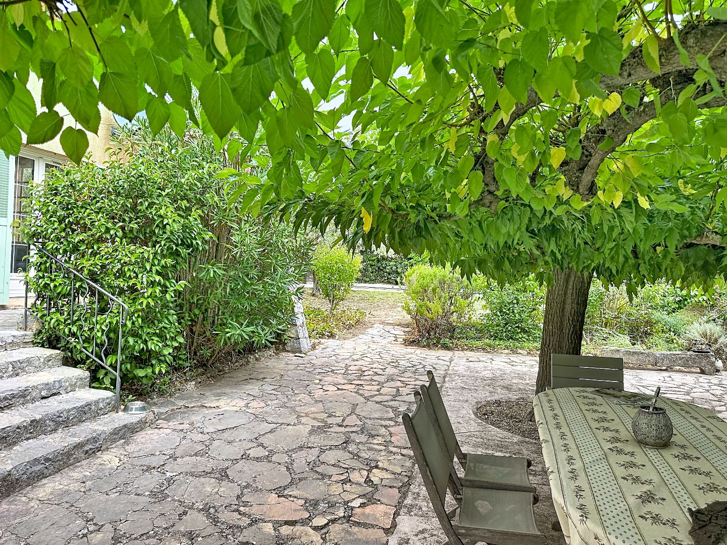 Maison de charme avec piscine, à pied du centre d'Aups