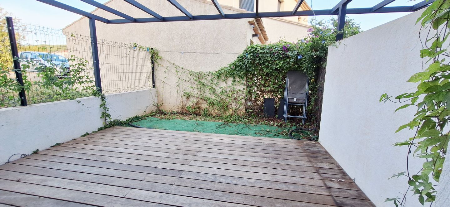 A LOUER L'ANNEE TRIPLEX DE TYPE 4