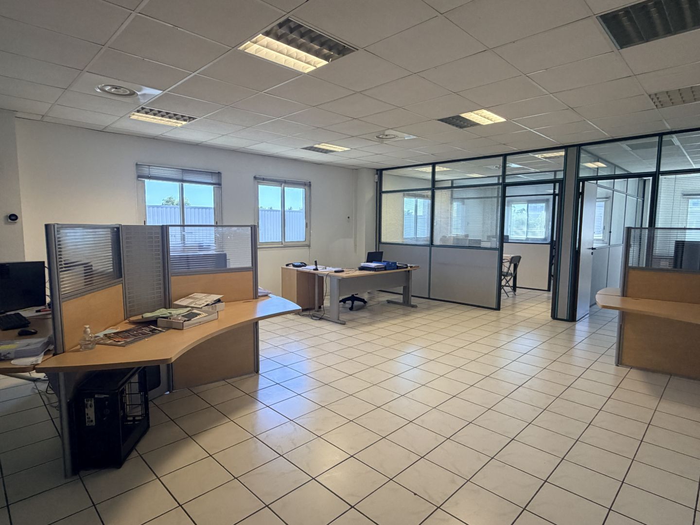 Bureau à vendre  - 5 pièce(s) - 153m2 - Nîmes (30900)