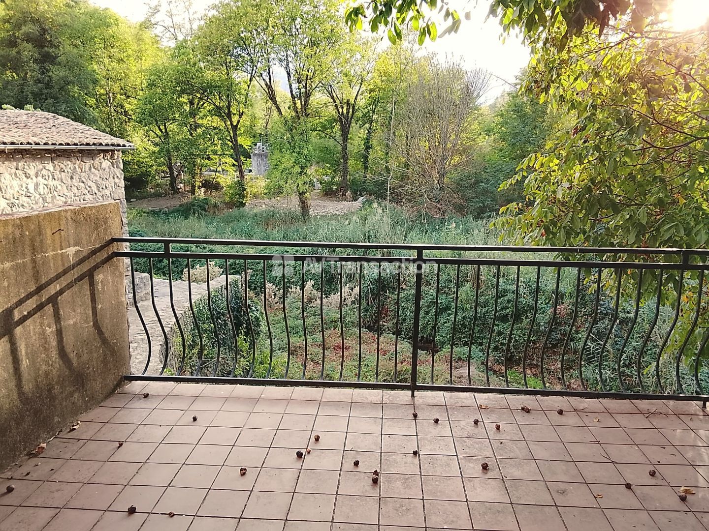 Centre village, 4 chambres, terrasse, espace jardin