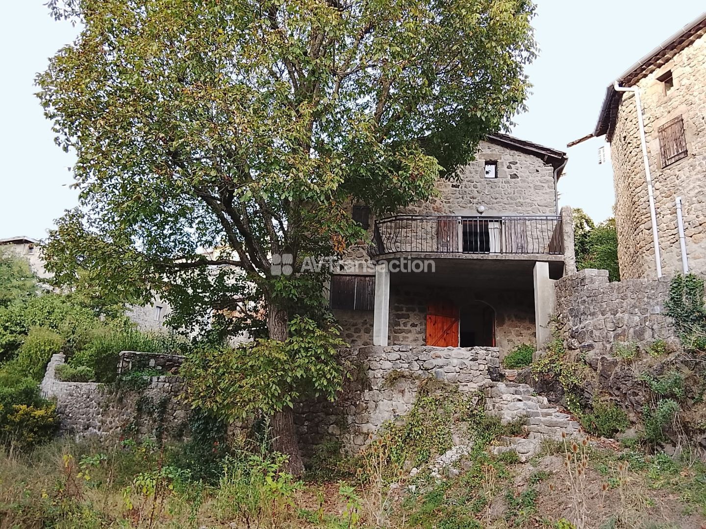 Centre village, 4 chambres, terrasse, espace jardin