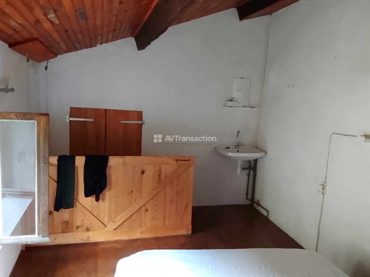 Centre village, 4 chambres, terrasse, espace jardin