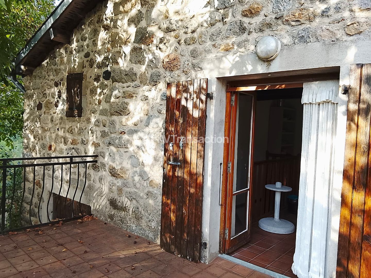 Centre village, 4 chambres, terrasse, espace jardin