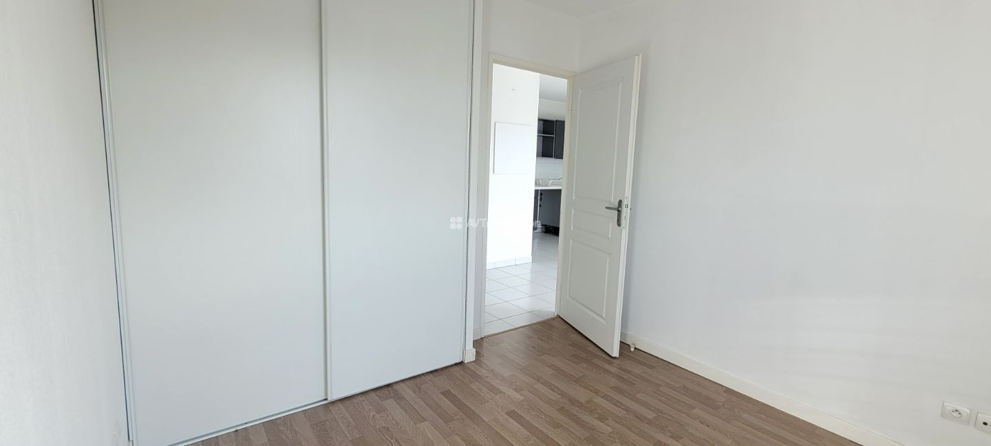 33290 - PAREMPUYRE - APPARTEMENT T2 40M² - RESIDENCE LA ROSERAIE