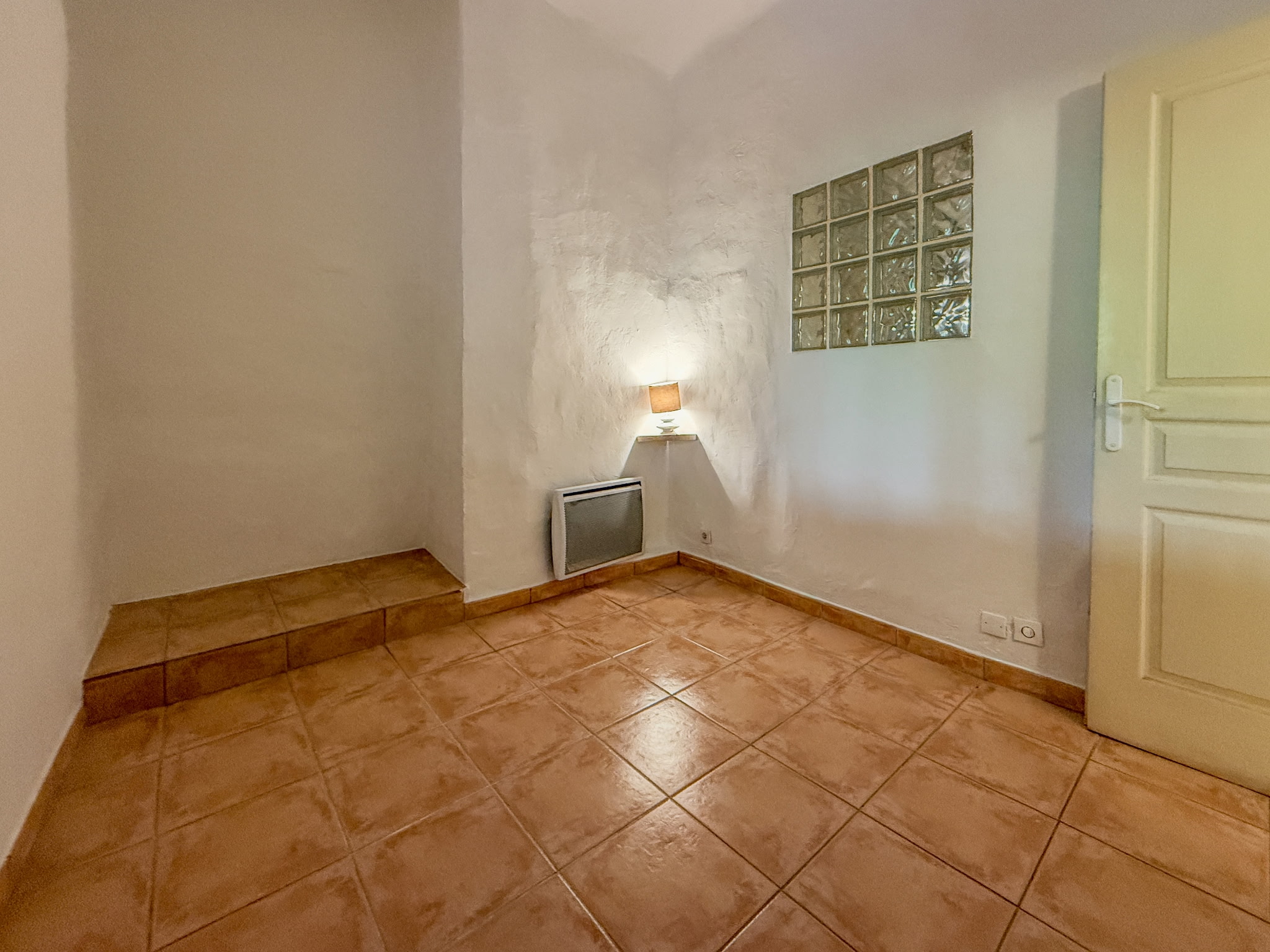 Bel appartement du type F1 Bis - F2 