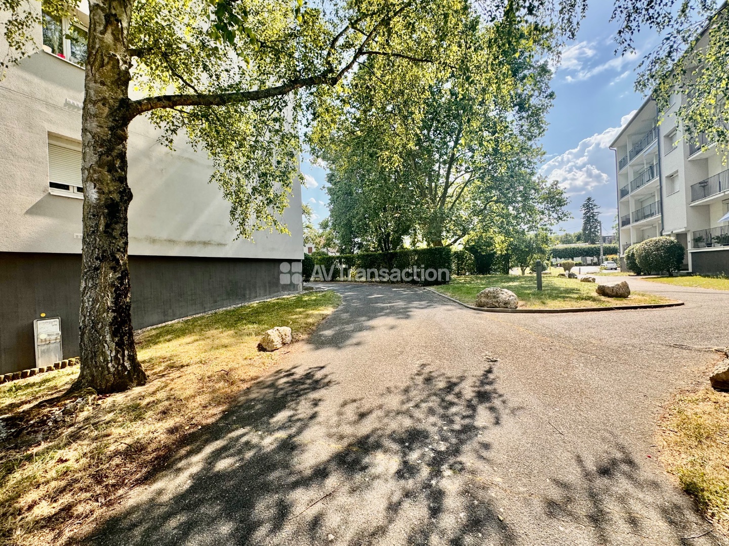 Agréable appartement rénové, résidence calme et recherchée