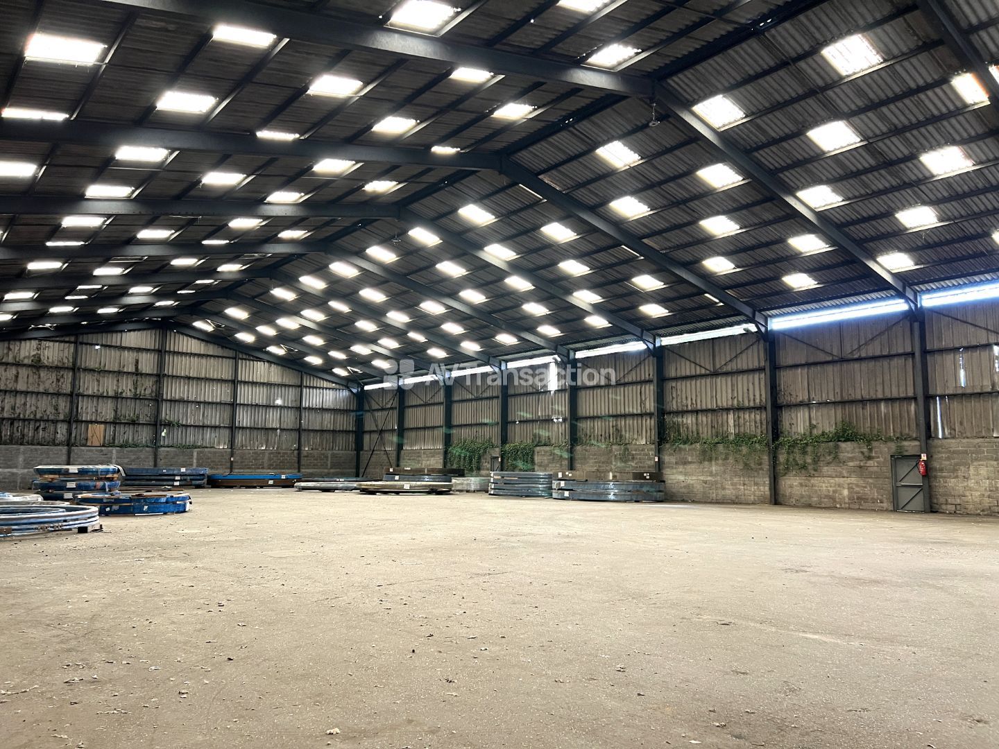 A Vendre , Rouen ( 76000 ) , entrepots 5610 m2 ,terrain 10840 m2