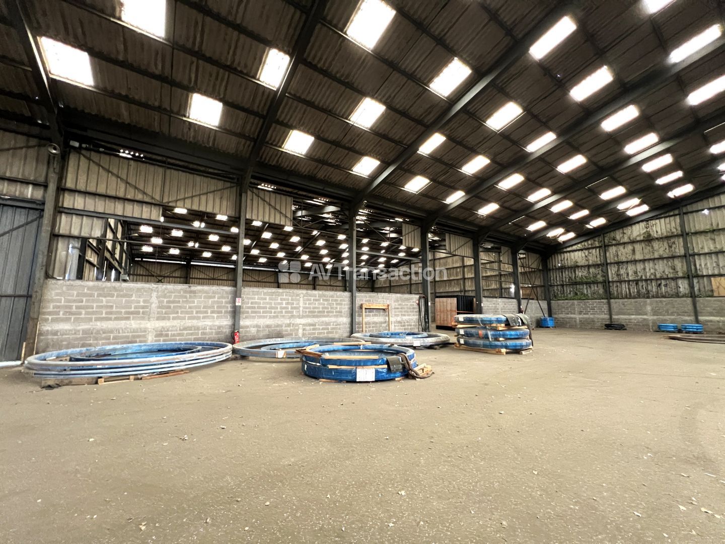 Entrepot à vendre  - 5 pièce(s) - 5610m2 - Le Grand Quevilly (76120)