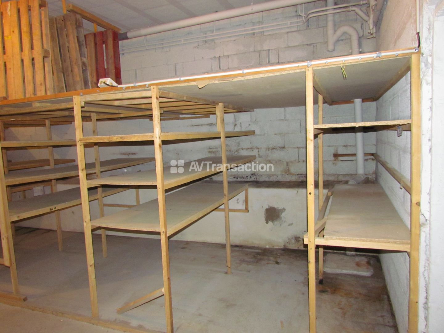 BUREAUX ET ENTREPOT 290m² AVEC GARAGE 