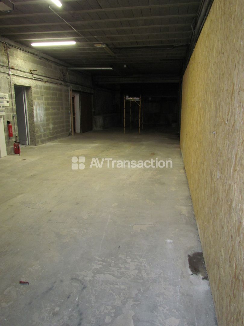 BUREAUX ET ENTREPOT 290m² AVEC GARAGE 