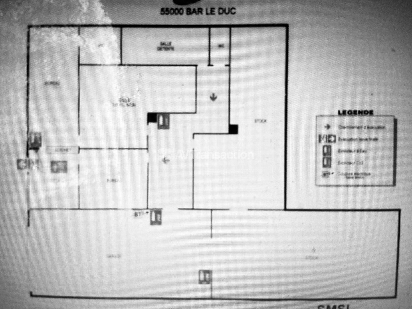 BUREAUX ET ENTREPOT 290m² AVEC GARAGE 