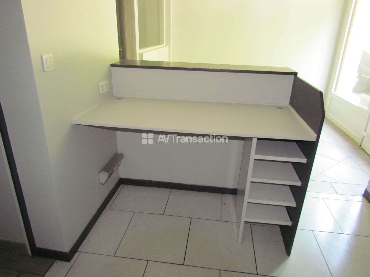 BUREAUX ET ENTREPOT 290m² AVEC GARAGE 