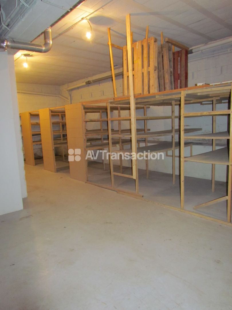 BUREAUX ET ENTREPOT 290m² AVEC GARAGE 