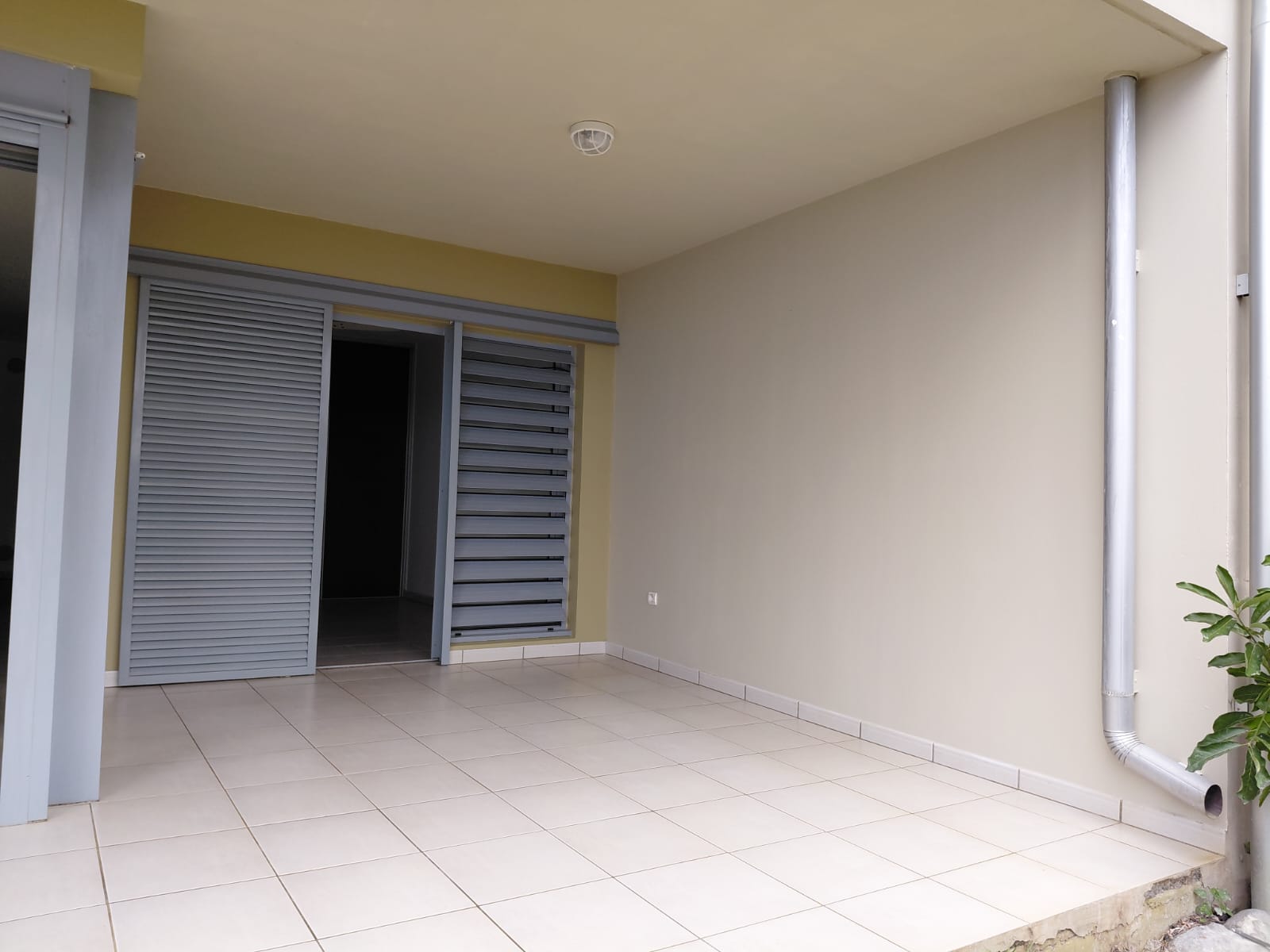 Appartement à vendre  - 2 pièce(s) - 65.1m2 - Sainte-marie (97438)
