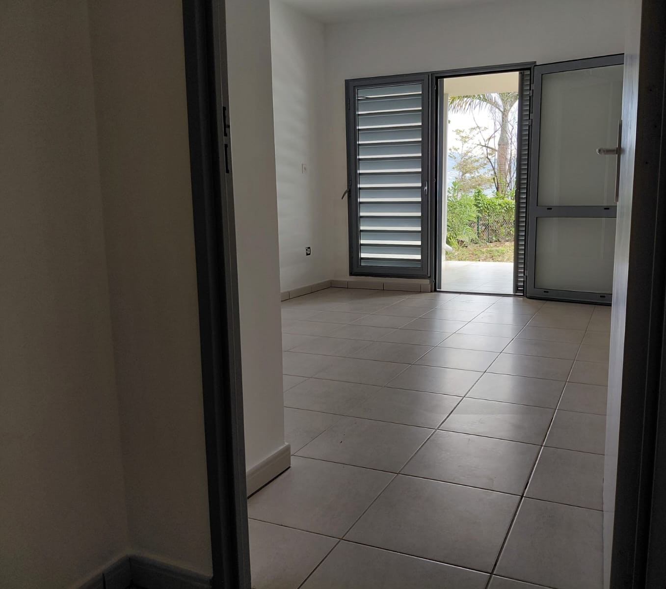 Appartement à vendre  - 2 pièce(s) - 65.1m2 - Sainte-marie (97438)
