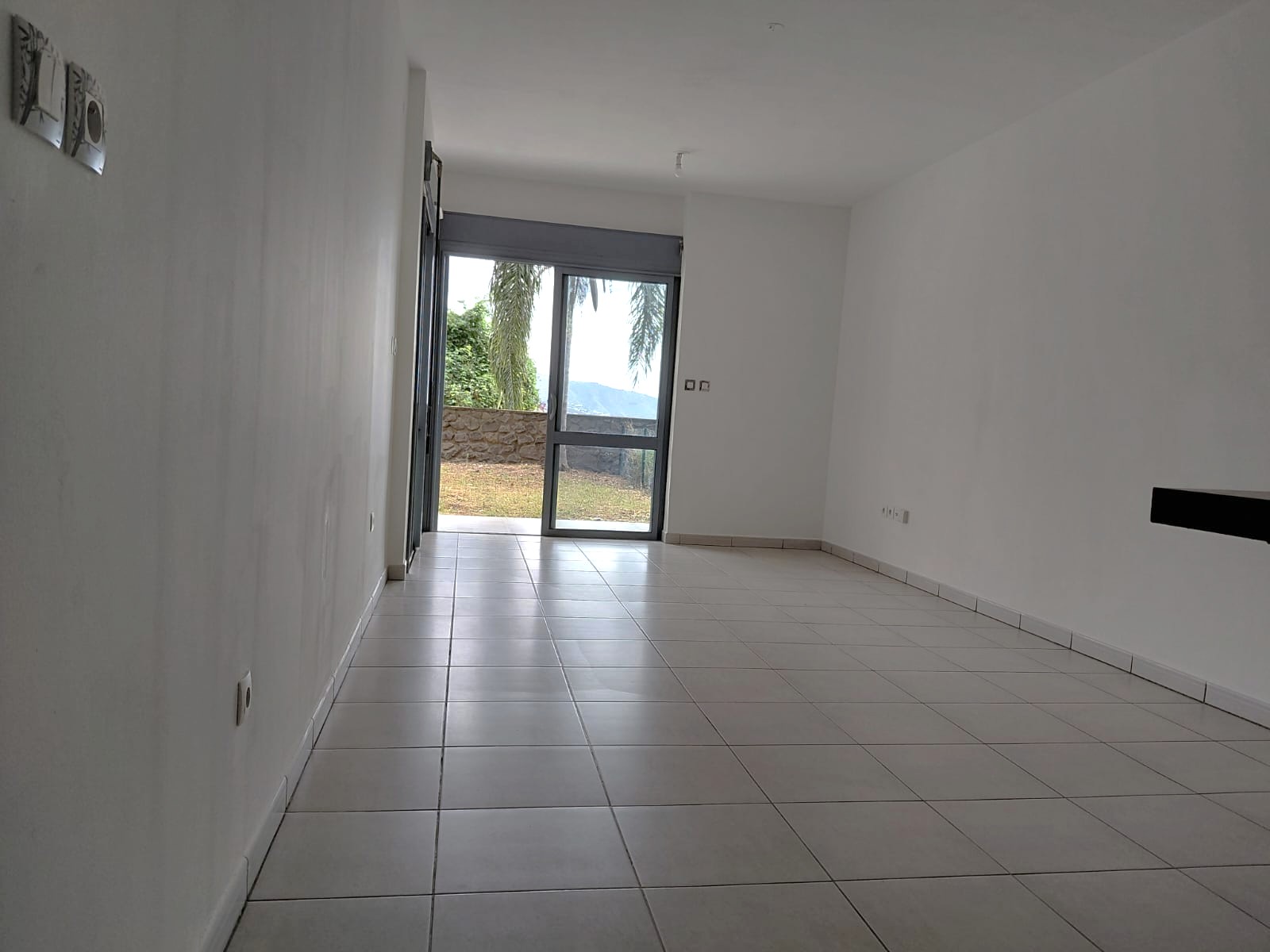 À VENDRE – APPARTEMENT T3 AVEC JARDIN PRIVATIF 