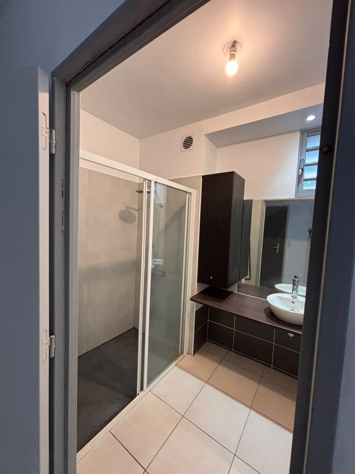 À VENDRE – APPARTEMENT T3 AVEC JARDIN PRIVATIF 