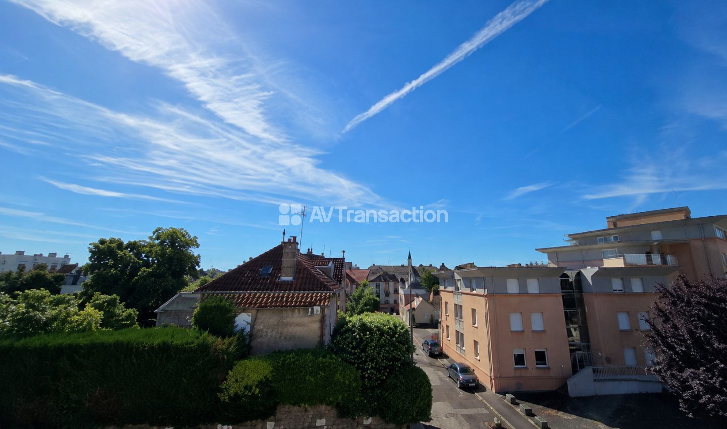Appartement rénové à vendre  - 4 pièce(s) - 117m2 - Troyes (10000)