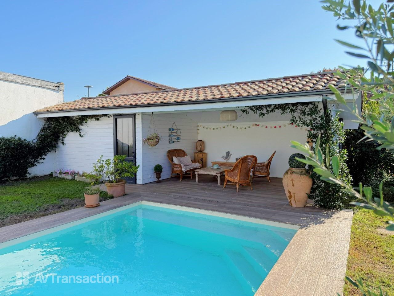 DAX Maison d'architecte 3 chambres, piscine et terrain 594m² 