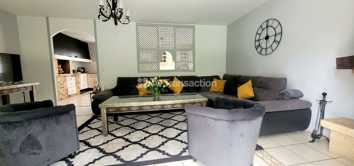 Maison à vendre  - 6 pièce(s) - 135m2 - Montagne (33570)