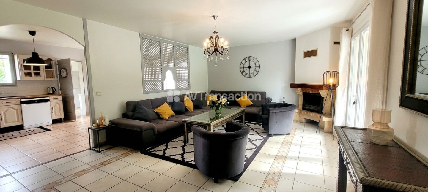 Maison à vendre  - 6 pièce(s) - 135m2 - Montagne (33570)