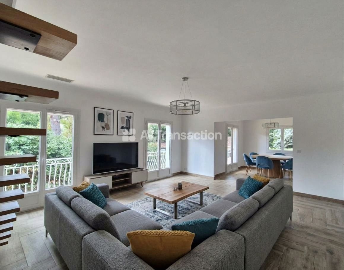 Maison à vendre  - 13 pièce(s) - 297m2 - Lorgues (83510)