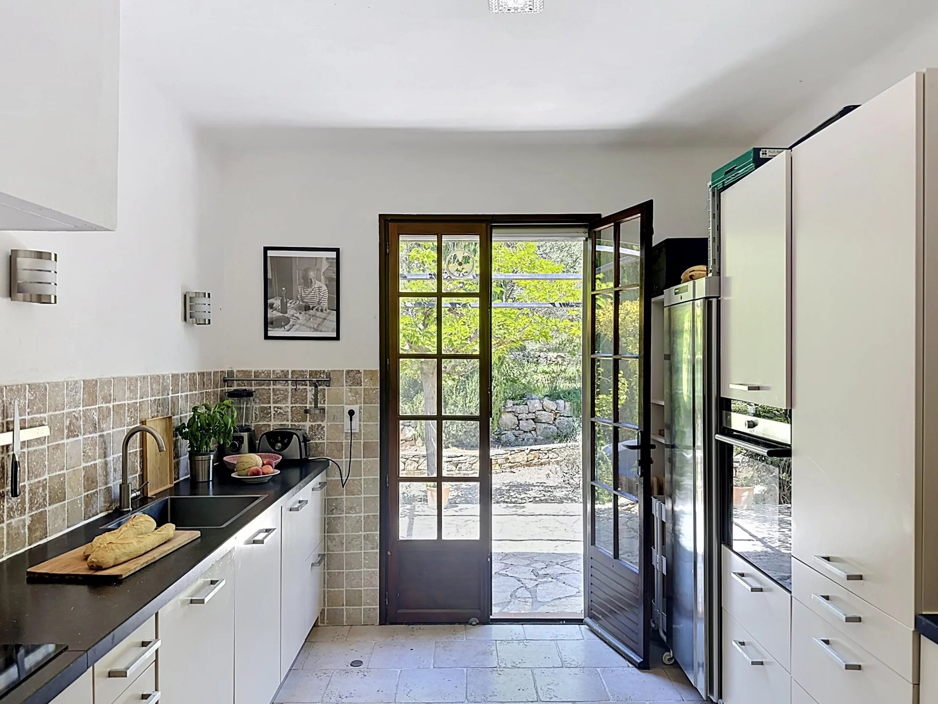 Lorgues, villa pleine de charme,  vue sur le massif des Maures