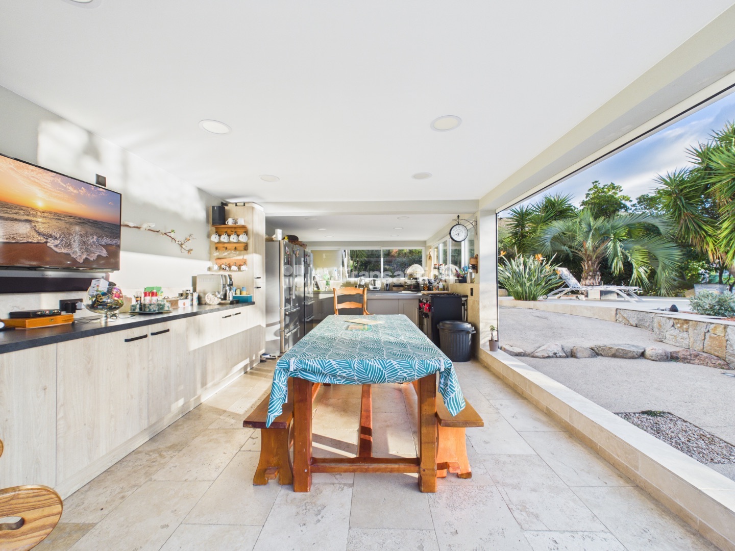 Villa avec piscine et jardin luxuriant à l’abri des regards