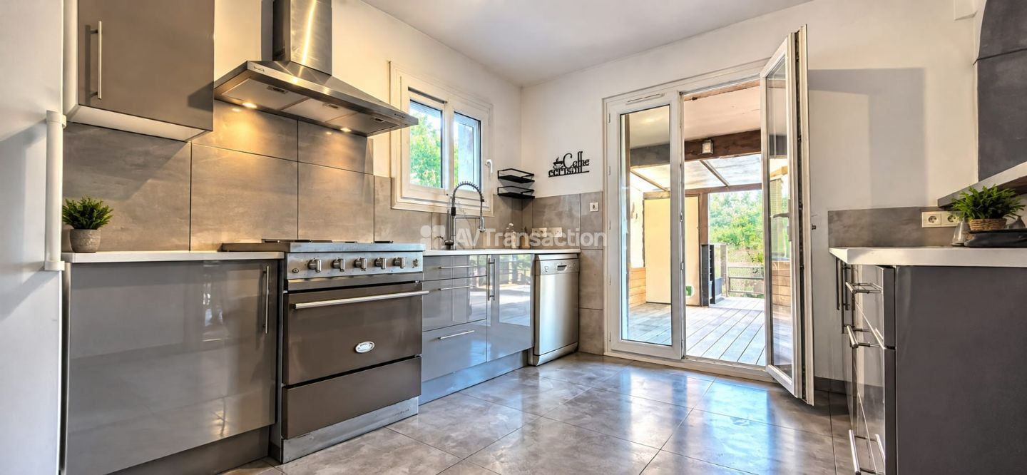 Charmante maison grand séjour, 3 chambres, piscine, potager