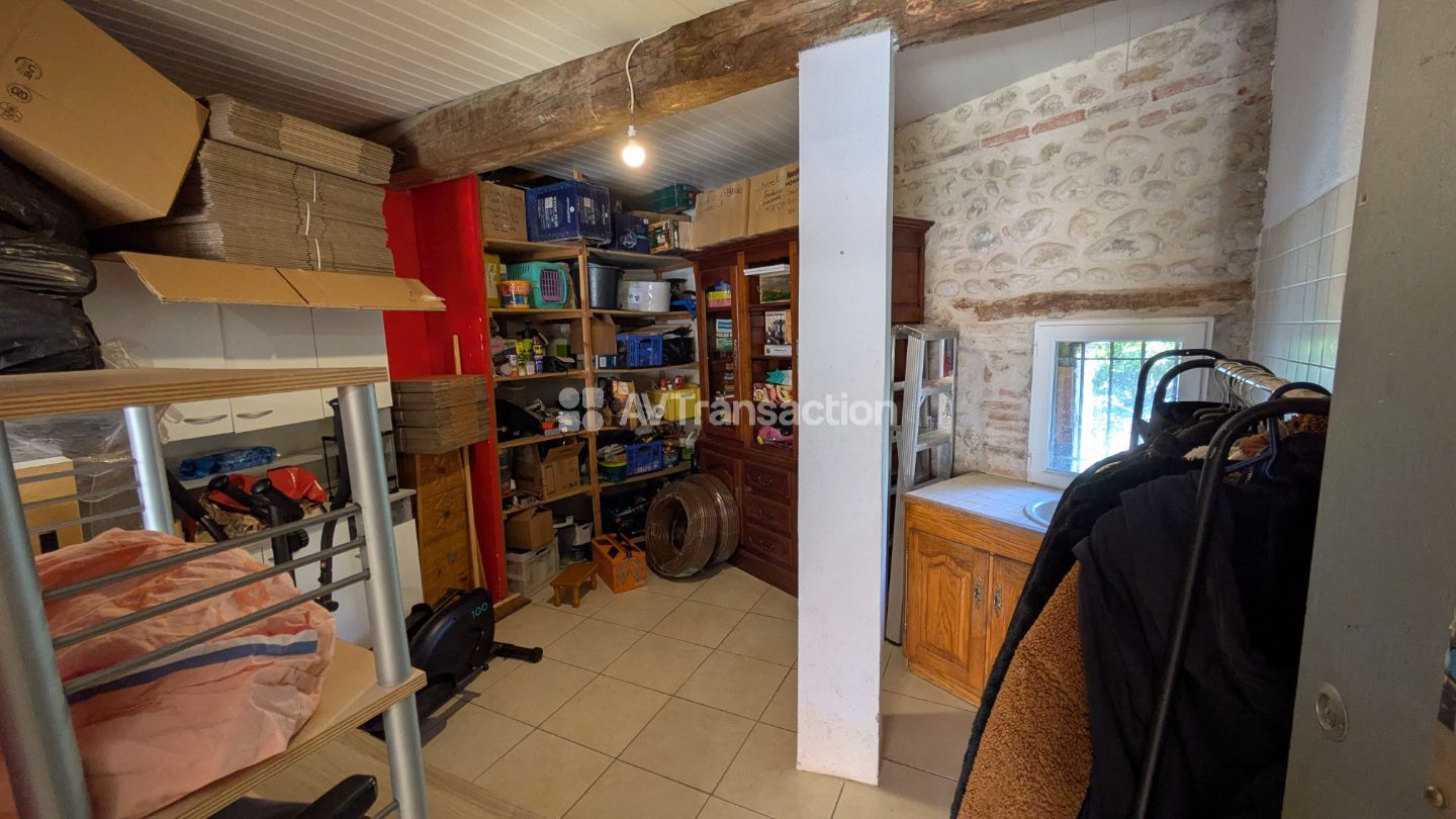 MAISON DE VILLAGE + GRAND GARAGE - ORTAFFA