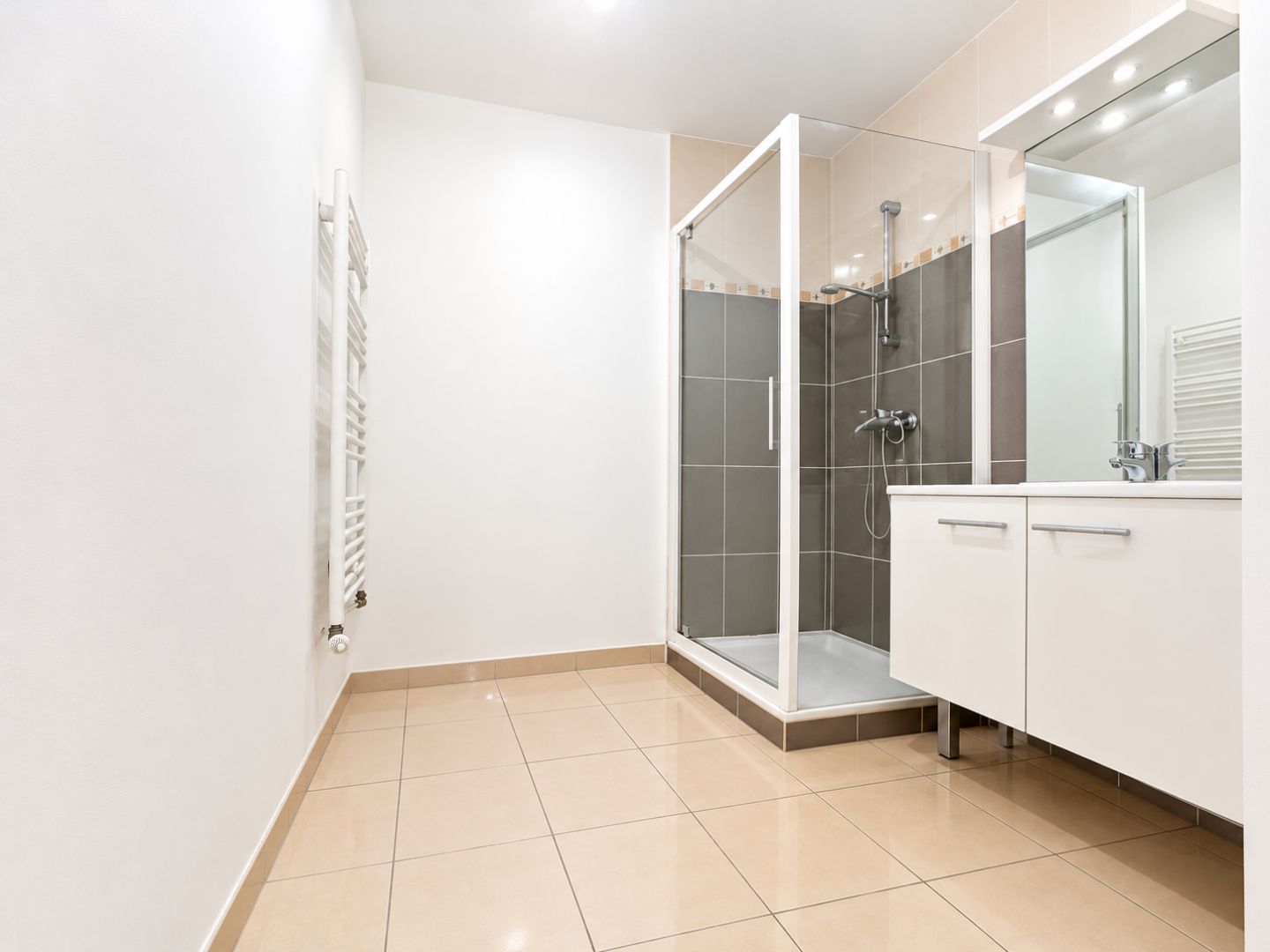 VILLEURBANNE – T2 AVEC JARDIN PRIVATIF DE 53,5 M²
