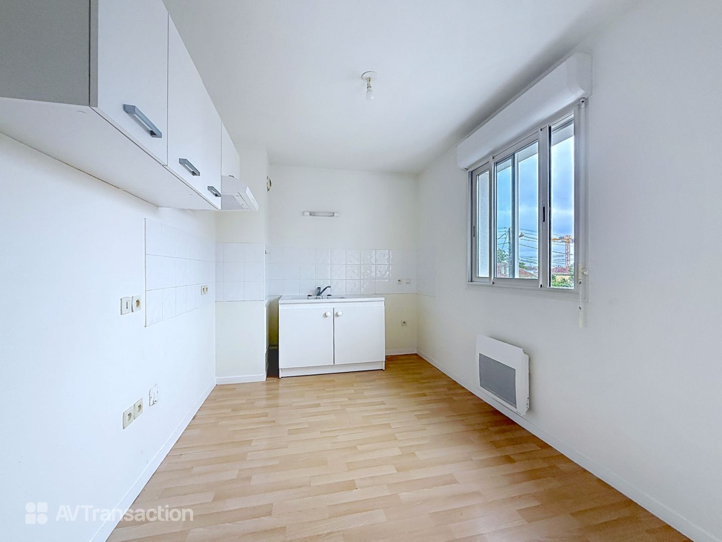 APPARTEMENT T3 AVEC BALCON, PARKING ET ASCENSEUR