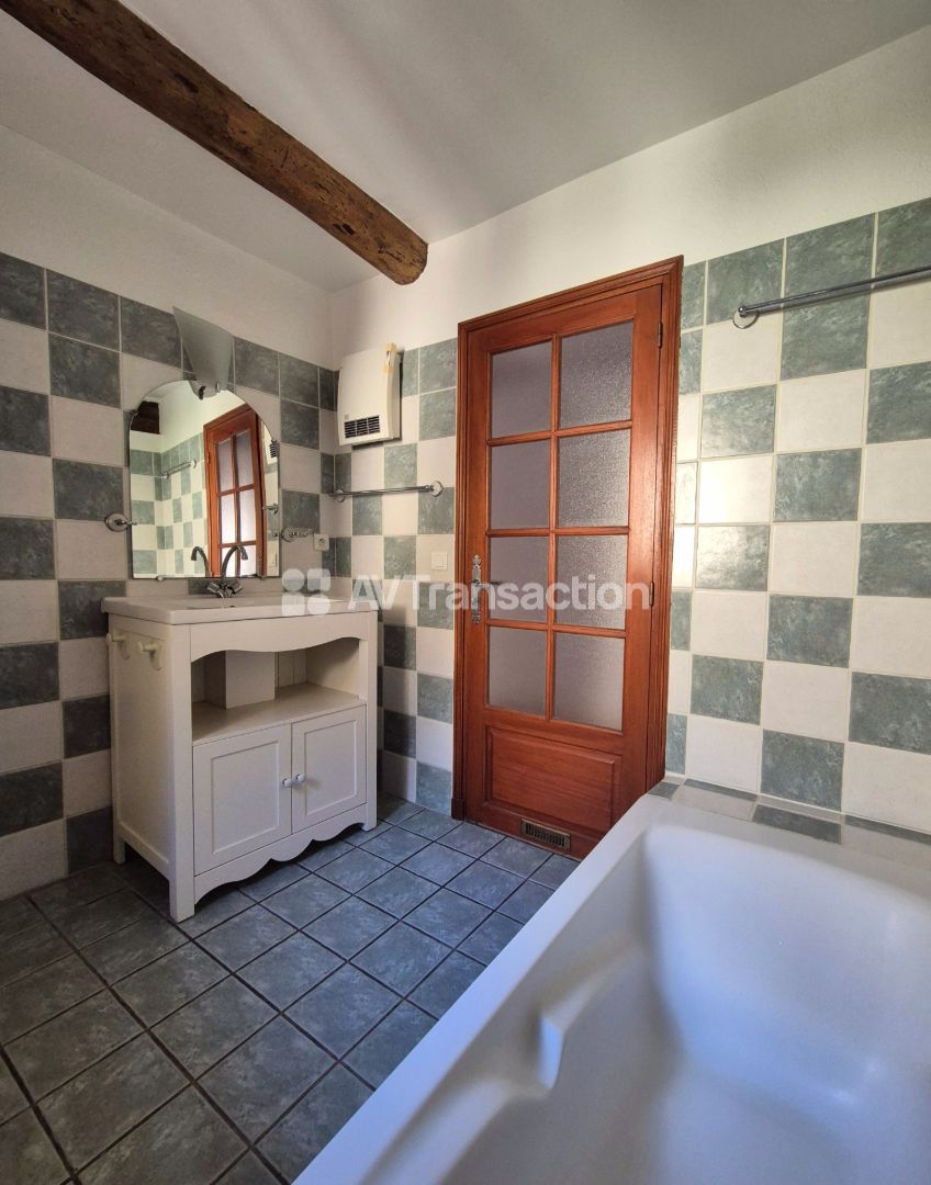 Centre village, appartement 4 pièces
