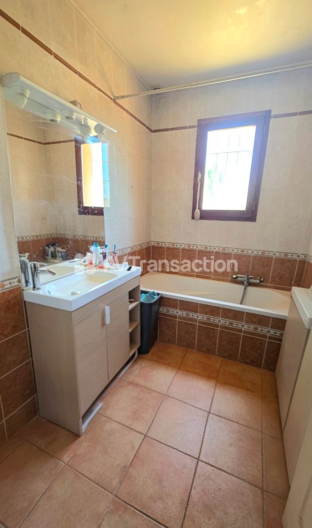 Maison individuelle de PLAIN-PIED avec 2 chambres et Studio 