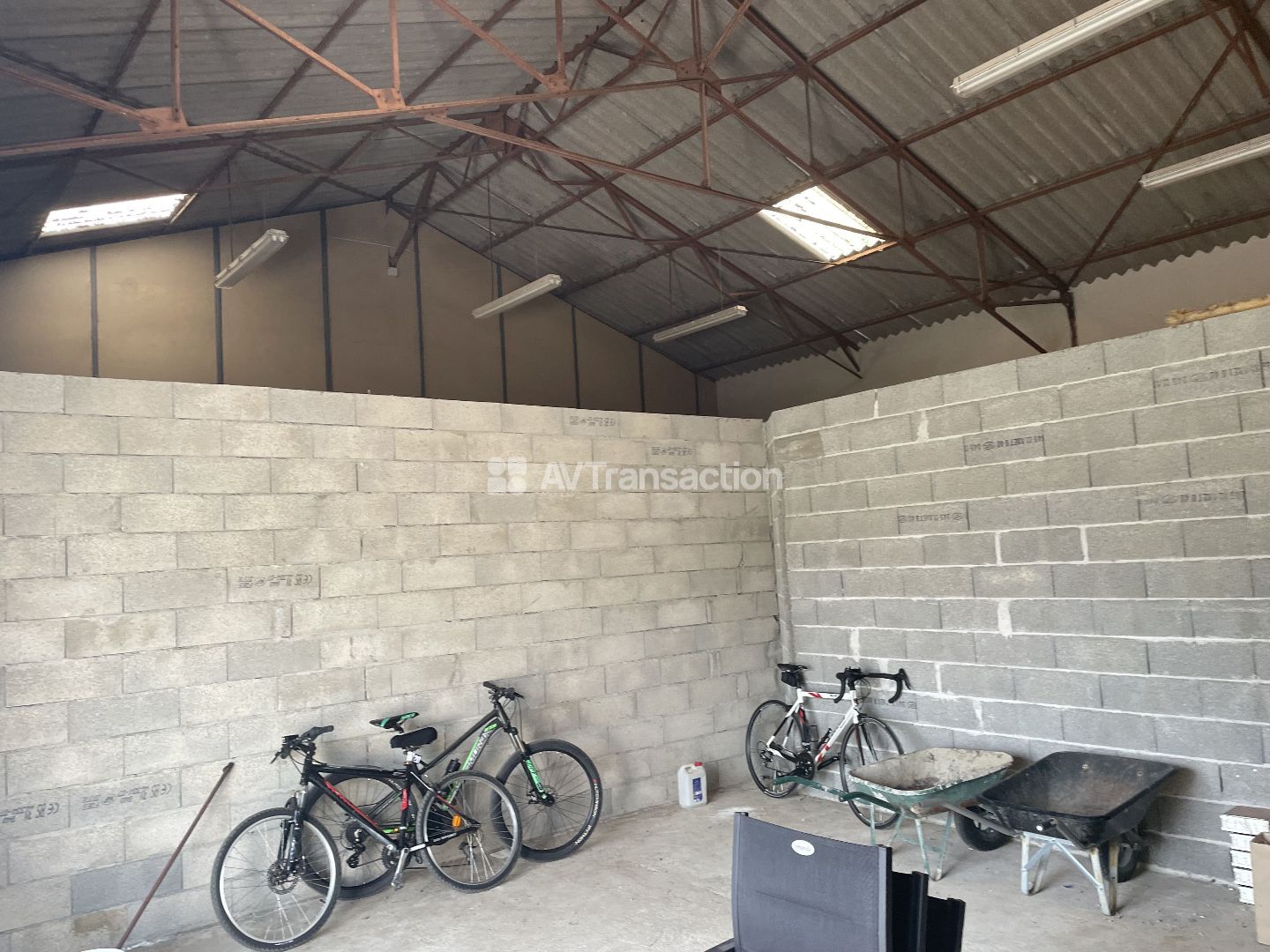 Immeuble à vendre  - 1 pièce(s) - 399m2 - Seysses (31600)