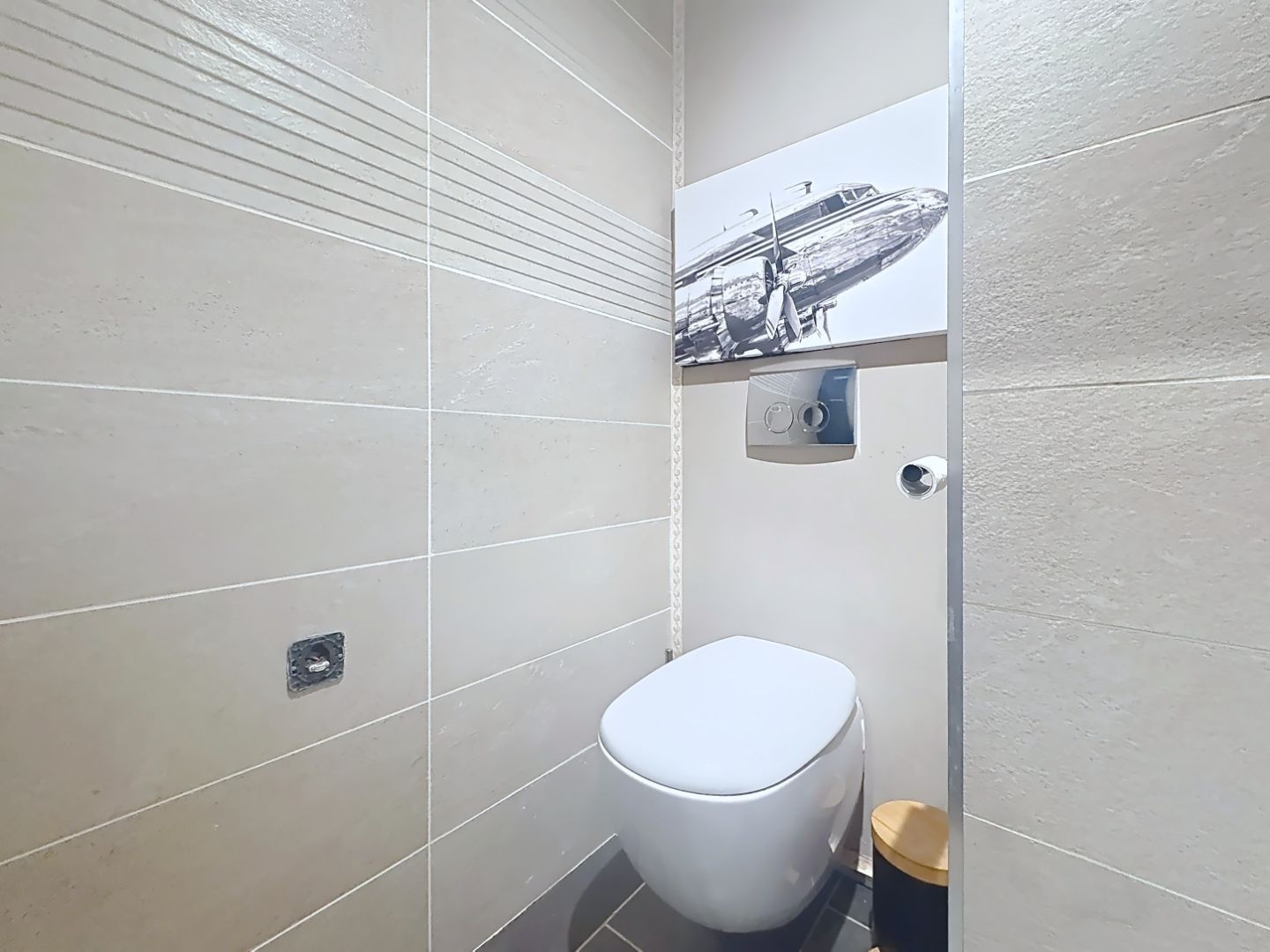Rive Droite | Studio renové, Parking