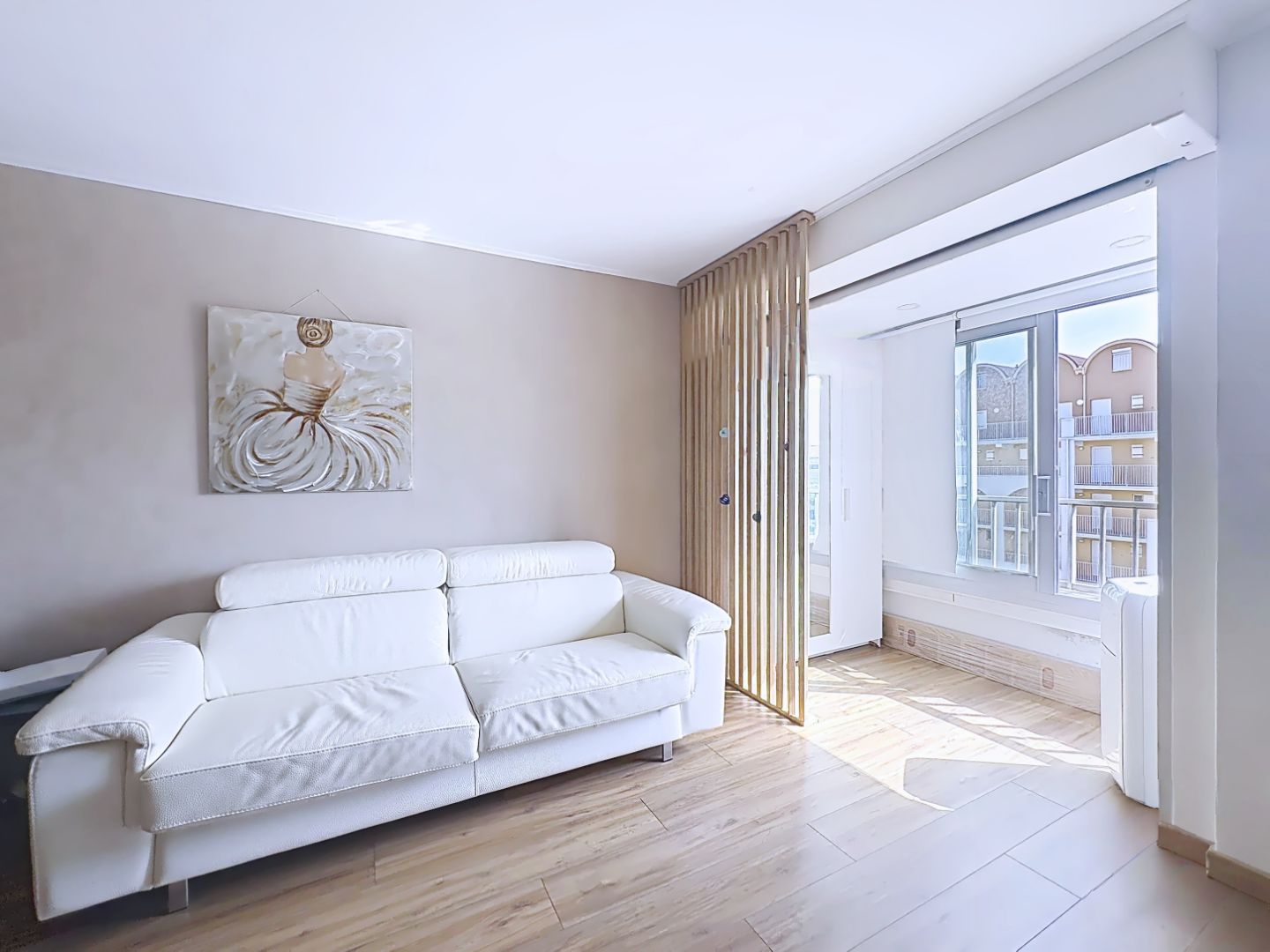 Rive Droite | Studio renové, Parking