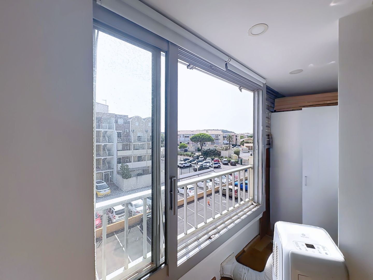 Rive Droite | Studio renové, Parking