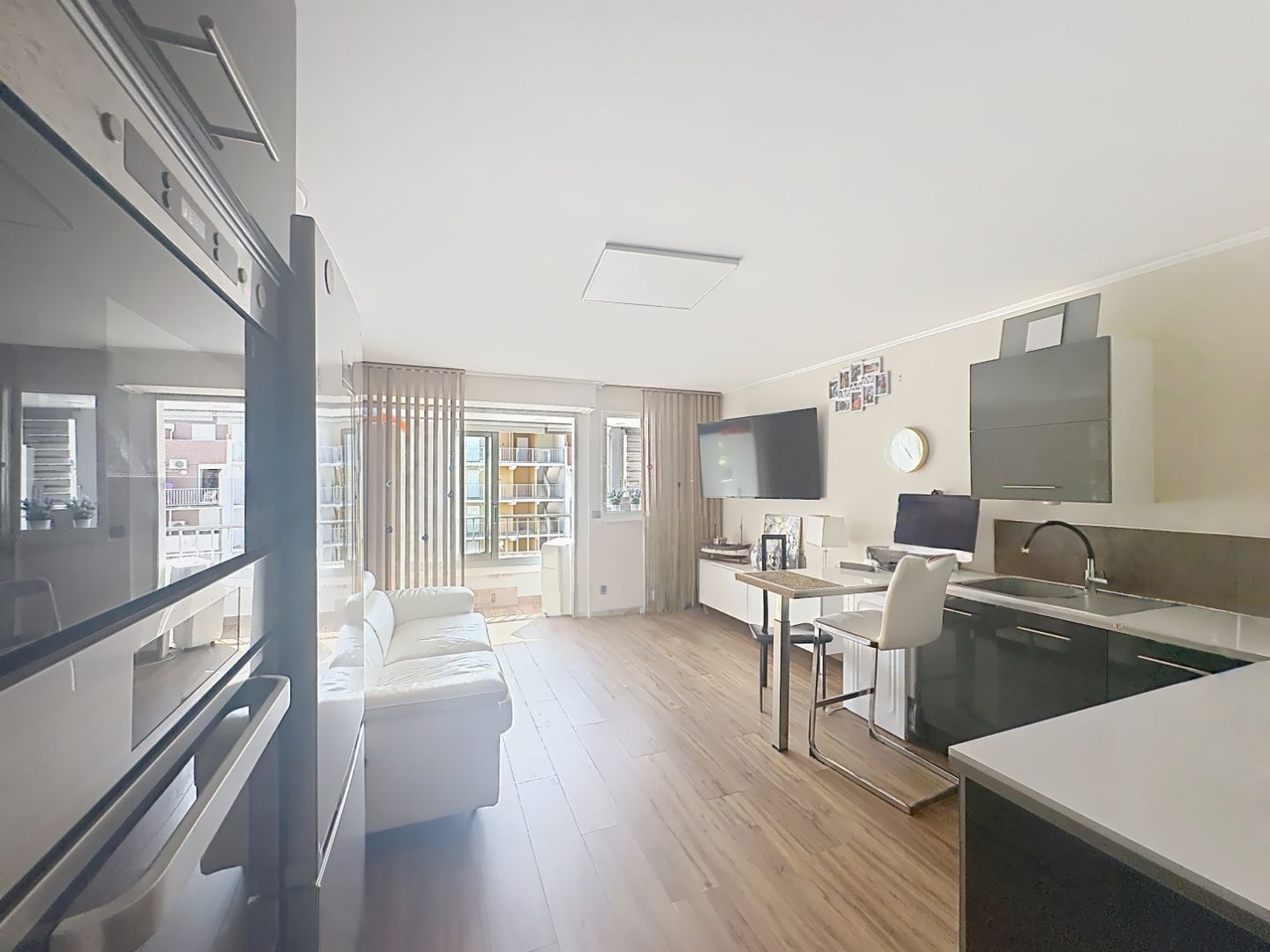 Rive Droite | Studio renové, Parking
