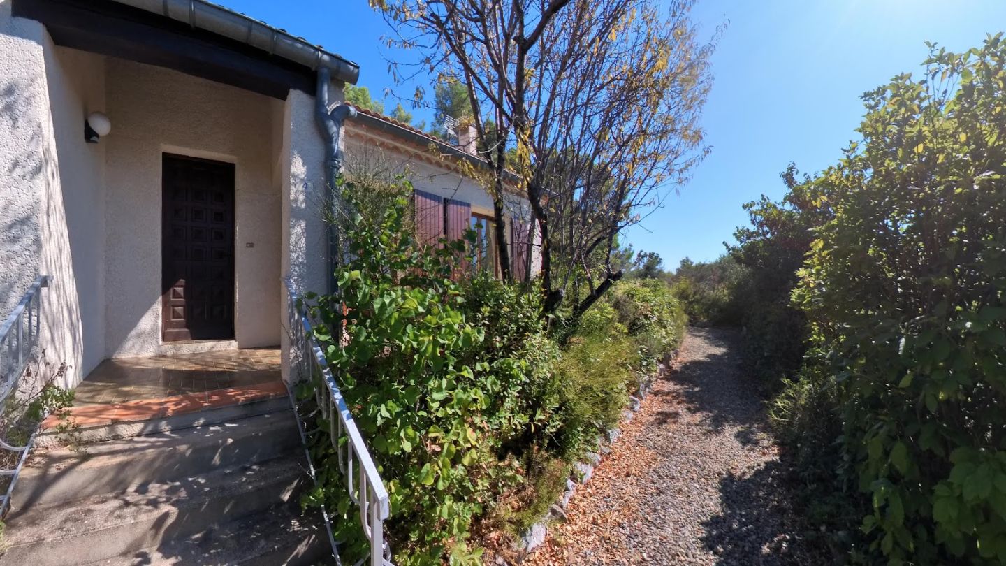 Belle villa 117 m² T5, piscine et garage, terrain 2932 m²