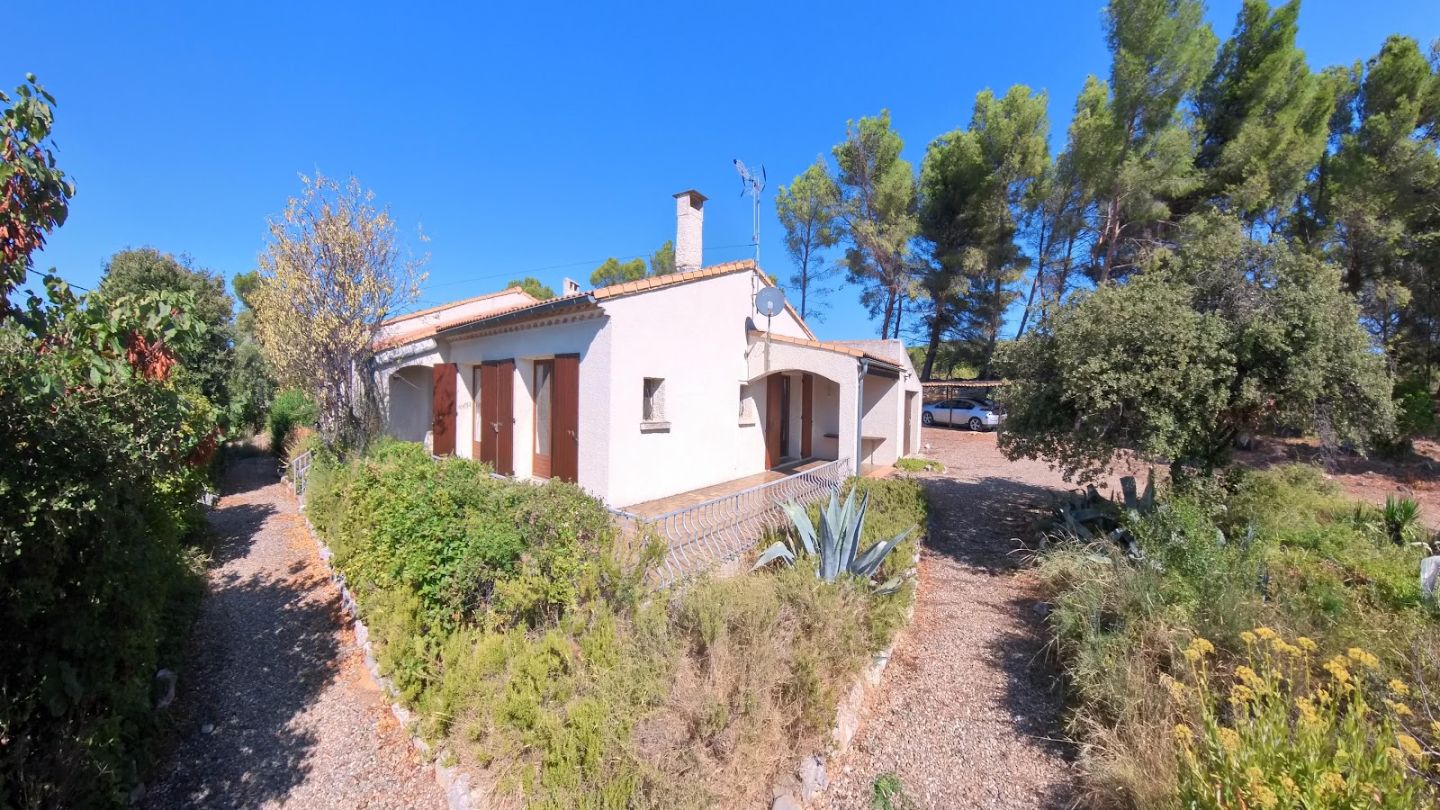 Belle villa 117 m² T5, piscine et garage, terrain 2932 m²