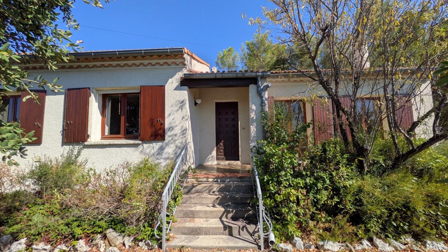 Belle villa 117 m² T5, piscine et garage, terrain 2932 m²