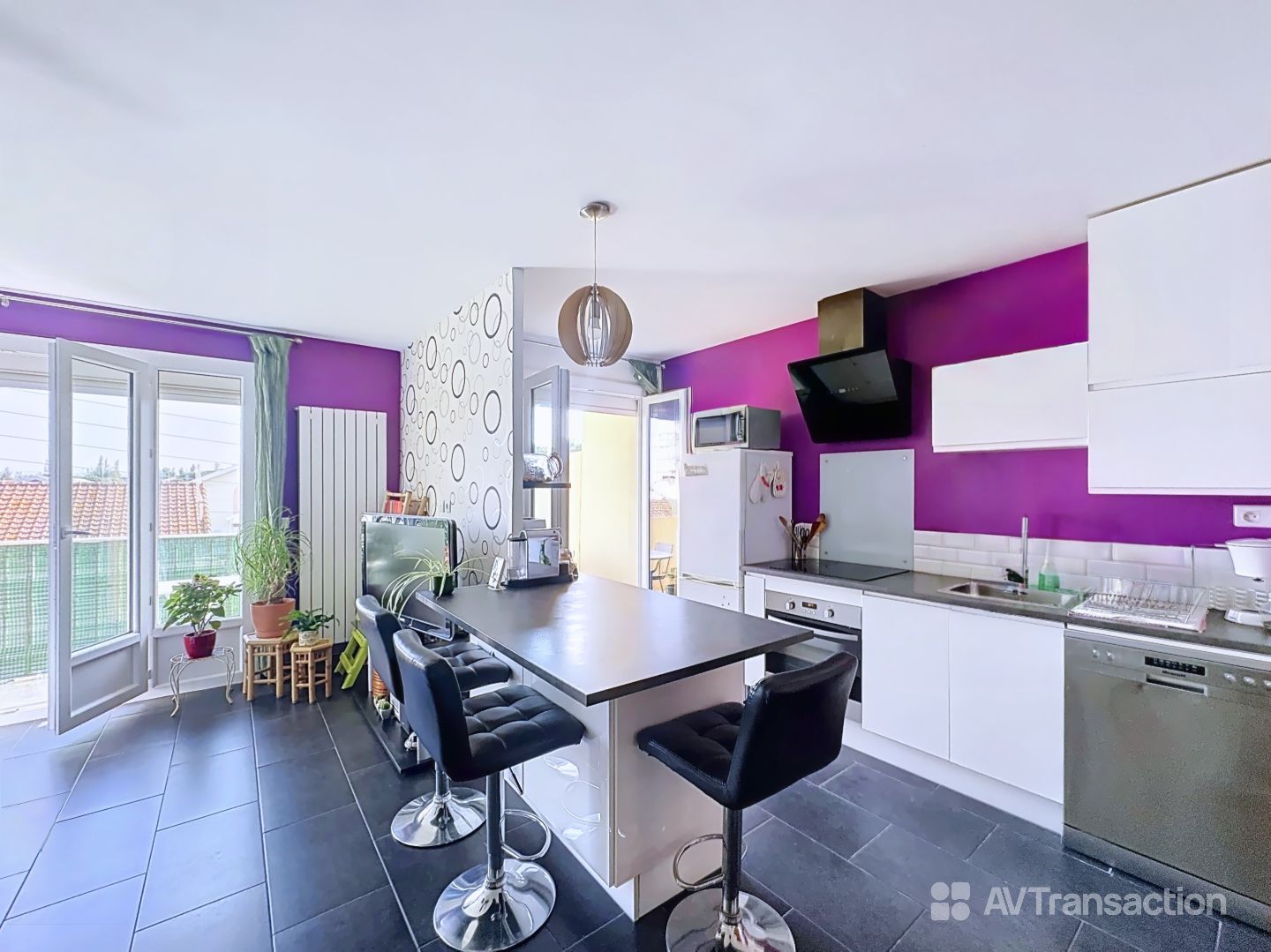 T3 TRAVERSANT CENTRE VILLE – Dernier Étage, 2 Balcons & Clim