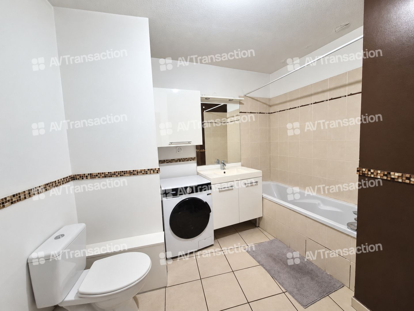 T2 de 2010 – 42 m² avec balcon et garage -CLIMATISE -  Etage 3/3