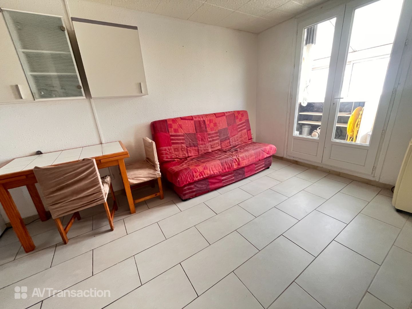 À VENDRE – T2 AVEC LOGGIA, PARKING PRIVÉ ET PISCINE – SECTEUR SA